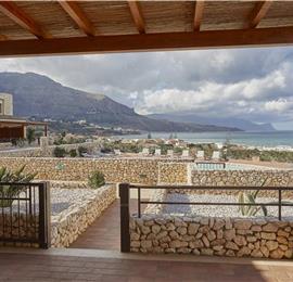 2 bedroom seaside apartments with shared pool, sleeps 4-5